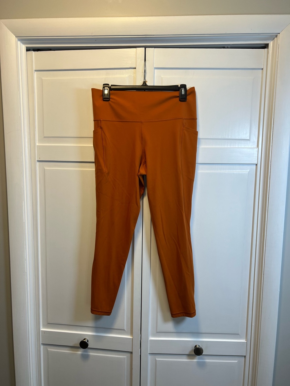 Athleta Salutation Stash Pocket ll Tight Size Women’s Large  Color Rust